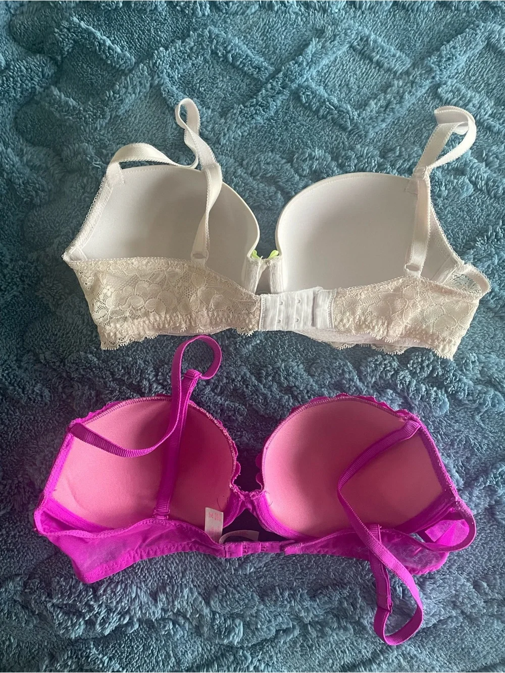 Victoria's Secret Lace Push-Up Bras in Cream and Fuchsia - Picture 2 of 3